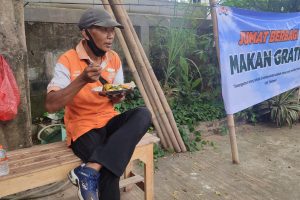 Jumat Berbagi Sedekah Nasi Box dan Makan Gratis