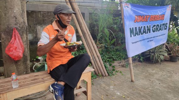 Jumat Berbagi Sedekah Nasi Box dan Makan Gratis
