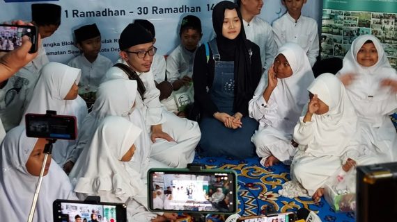 Buka Bersama Kak Aming dan Kak Alma