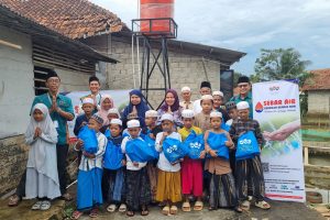 Sebar Air Bersih Sumur Bor Bantu Alirkan Air Hingga Pelosok di Pondok Pesantren Curug Lebak